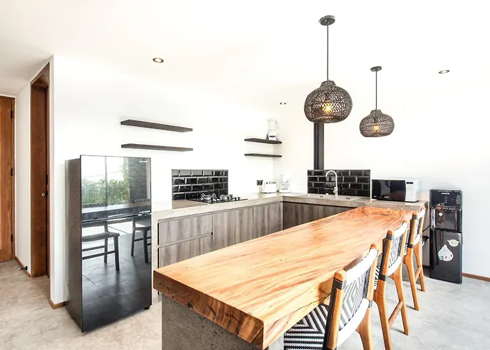 Contemporary Loft 200m From Shore